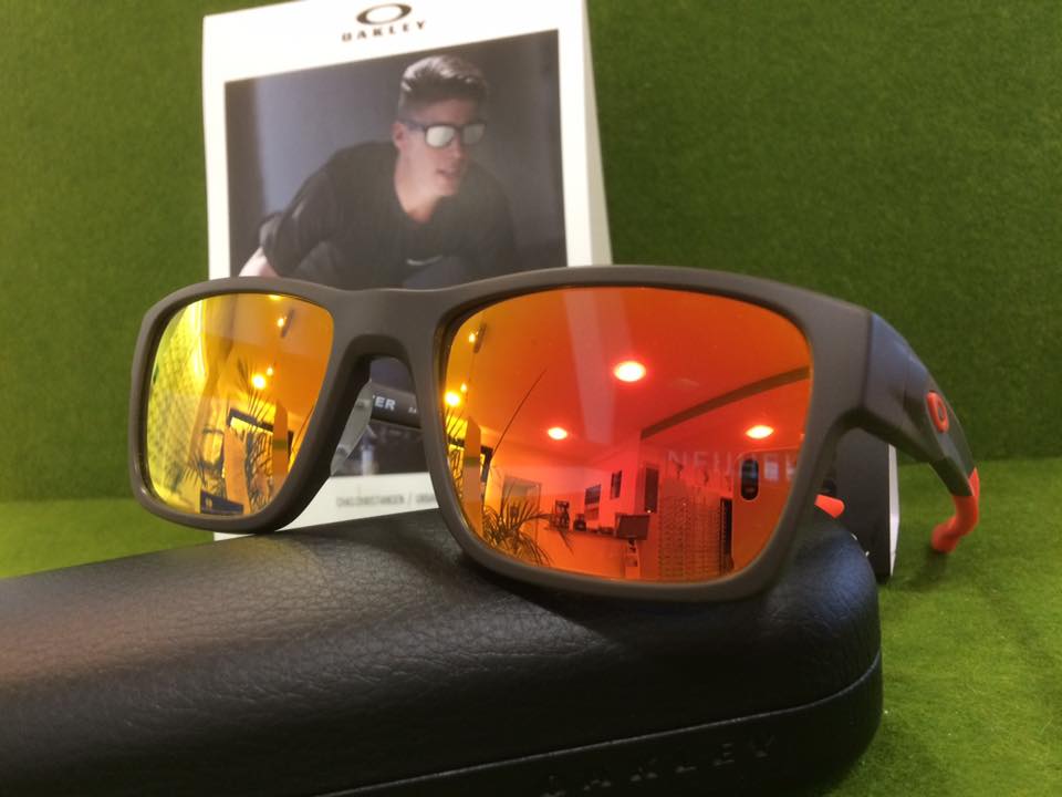 Oakley Pol.jpg