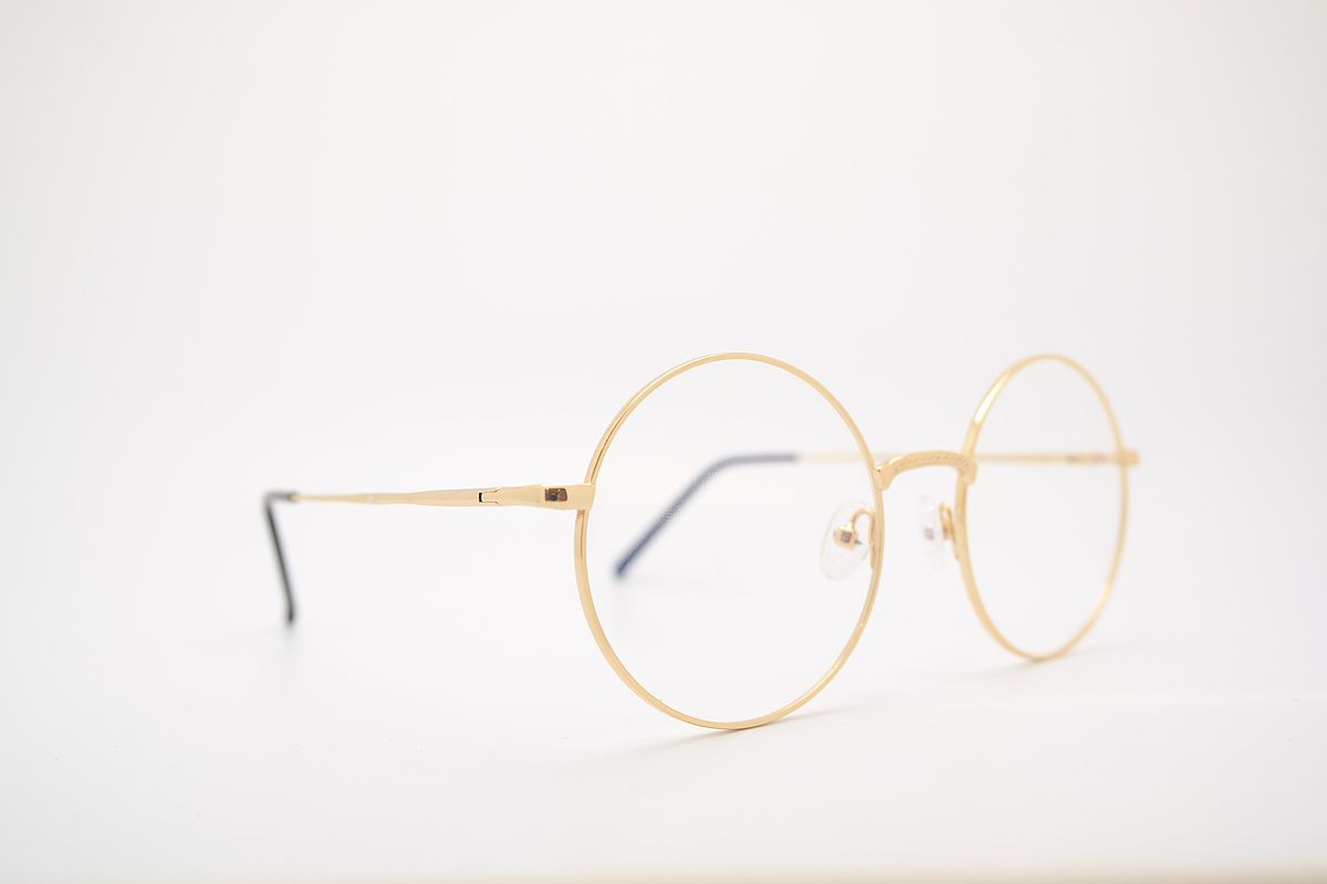 Round_glasses_pixabay.jpg