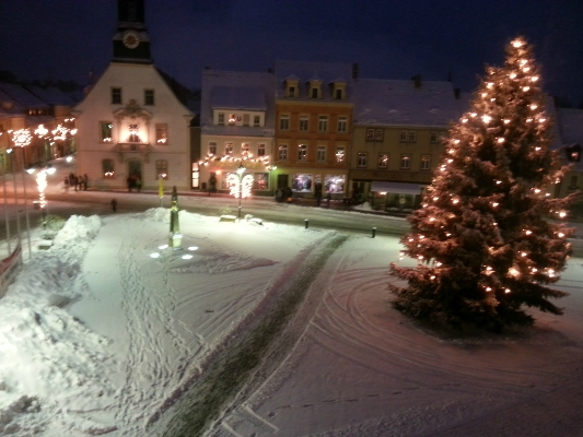 Markt im Schnee2 2012.JPG
